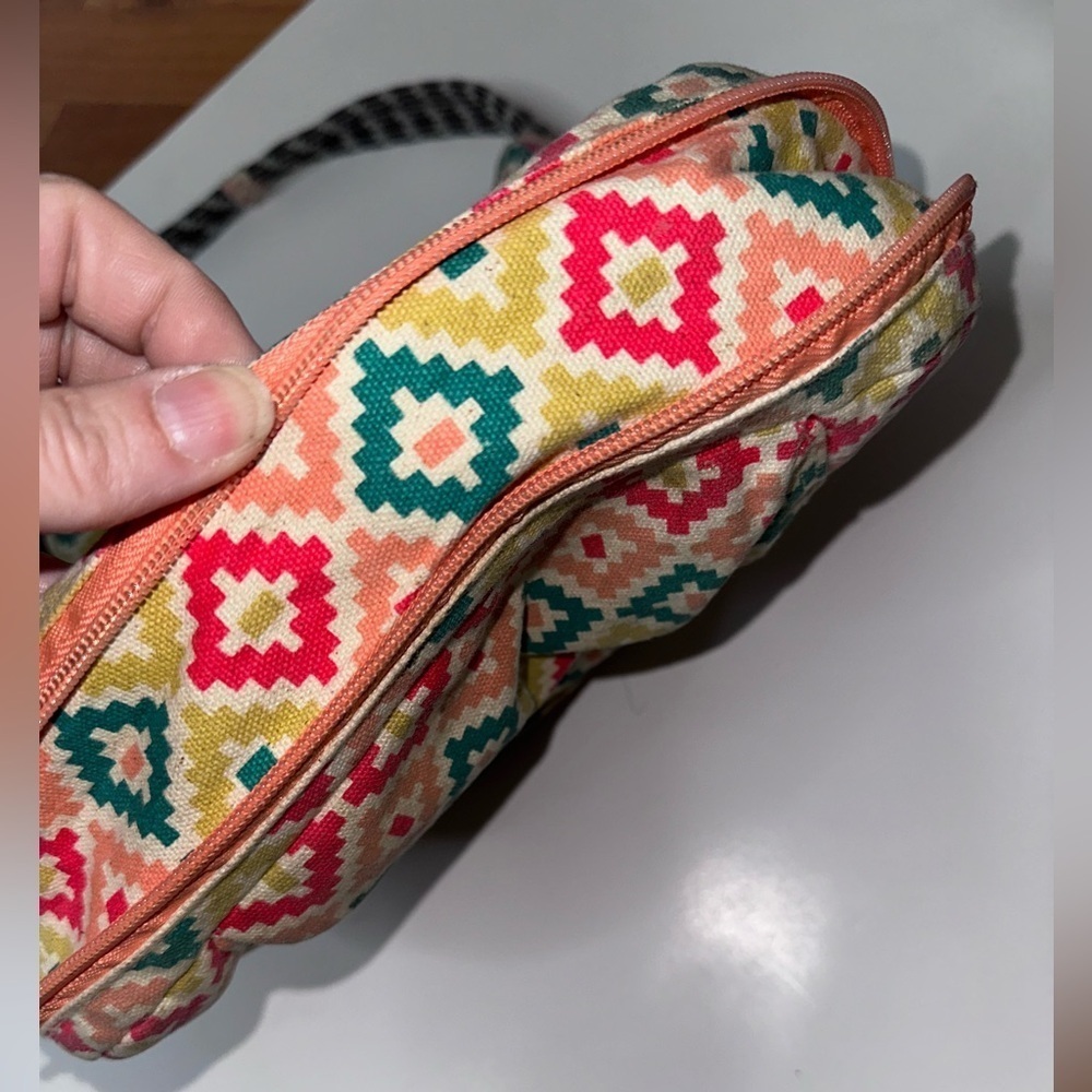 Kavu Geometric Pink and Green Crossbody Bag - Picture 8 of 10